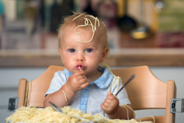 toddler throwing food